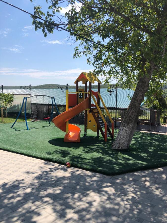 Colina Verde Resort Chişinău Extérieur photo
