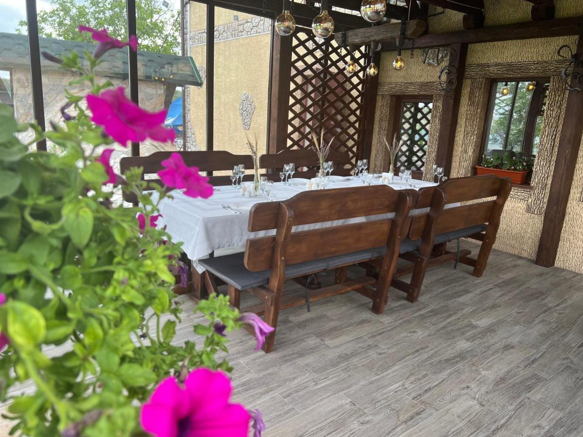 Colina Verde Resort Chişinău Extérieur photo